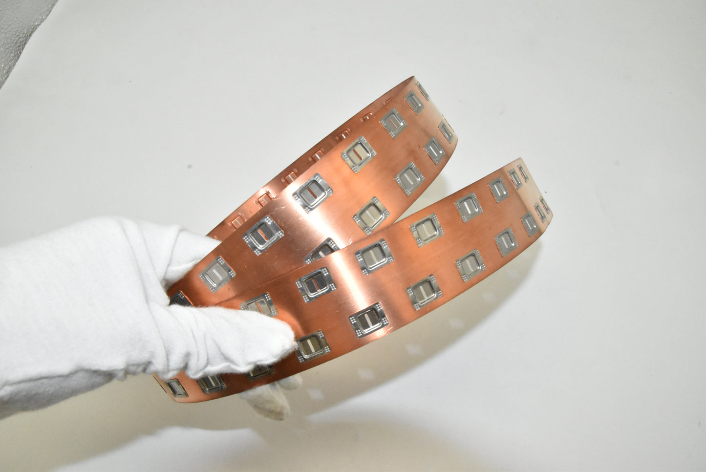 Wellgo Copper-Best-Selling High-Conductivity Custom 0.5mm Copper Plate for 18650 Battery Cells