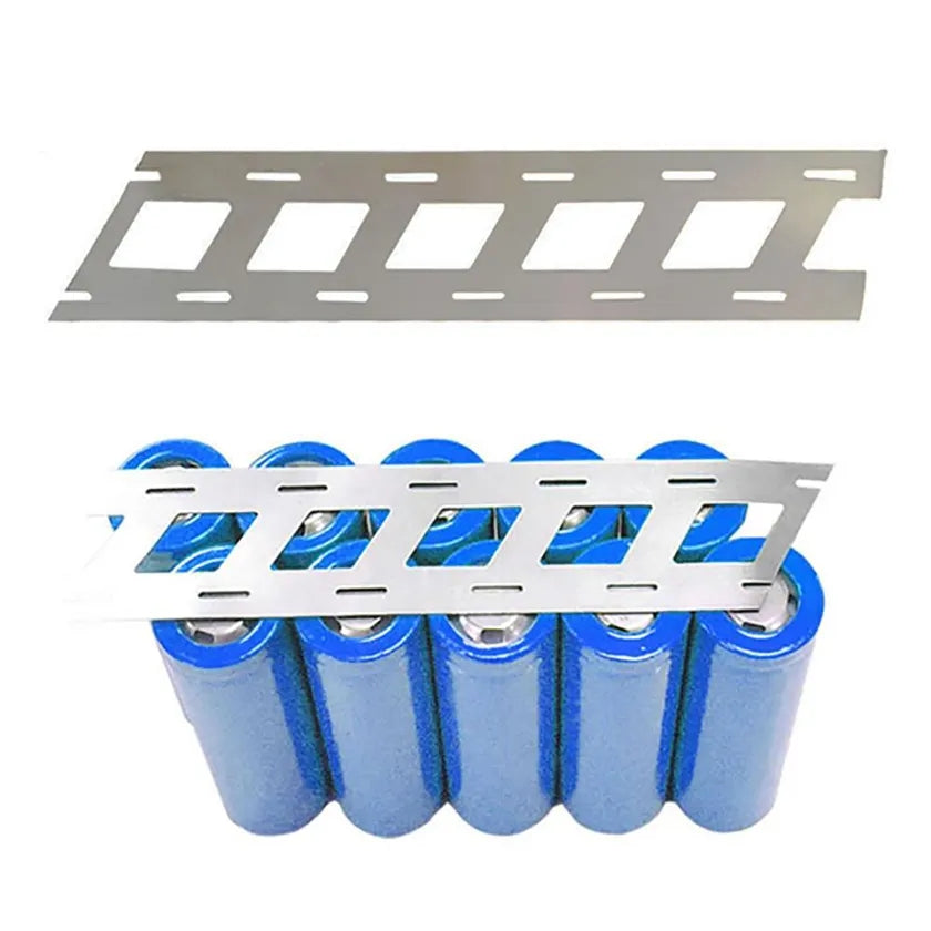Aluminum battery busbar strip installed on cylindrical lithium cells — demonstrating current path and thickness optimization for efficient current rating design by Wellgo Battery.