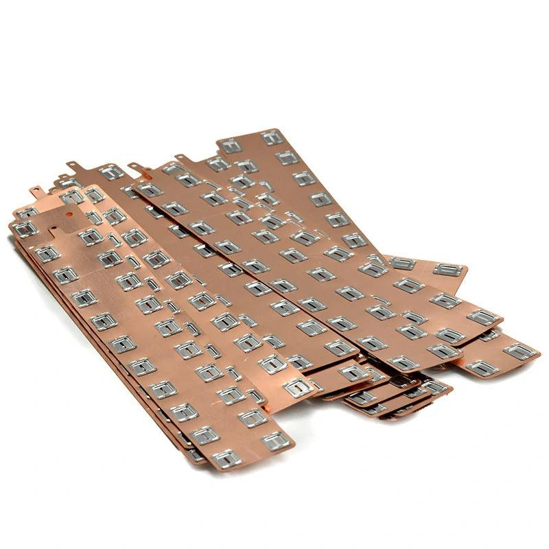 Copper-nickel composite busbar designed for spot welding on 21700 cells